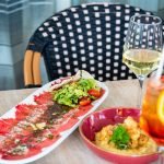 Carnes Calle Dolores Rodríguez Objío, Santo Domingo, República Dominicana 809-475-7830 829-675-5152 🕒 HORARIOS Lunes a Domingos 10:00 a.m. – 10:00 p.m. Deliciosas ofertas en tu bandeja de entrada: