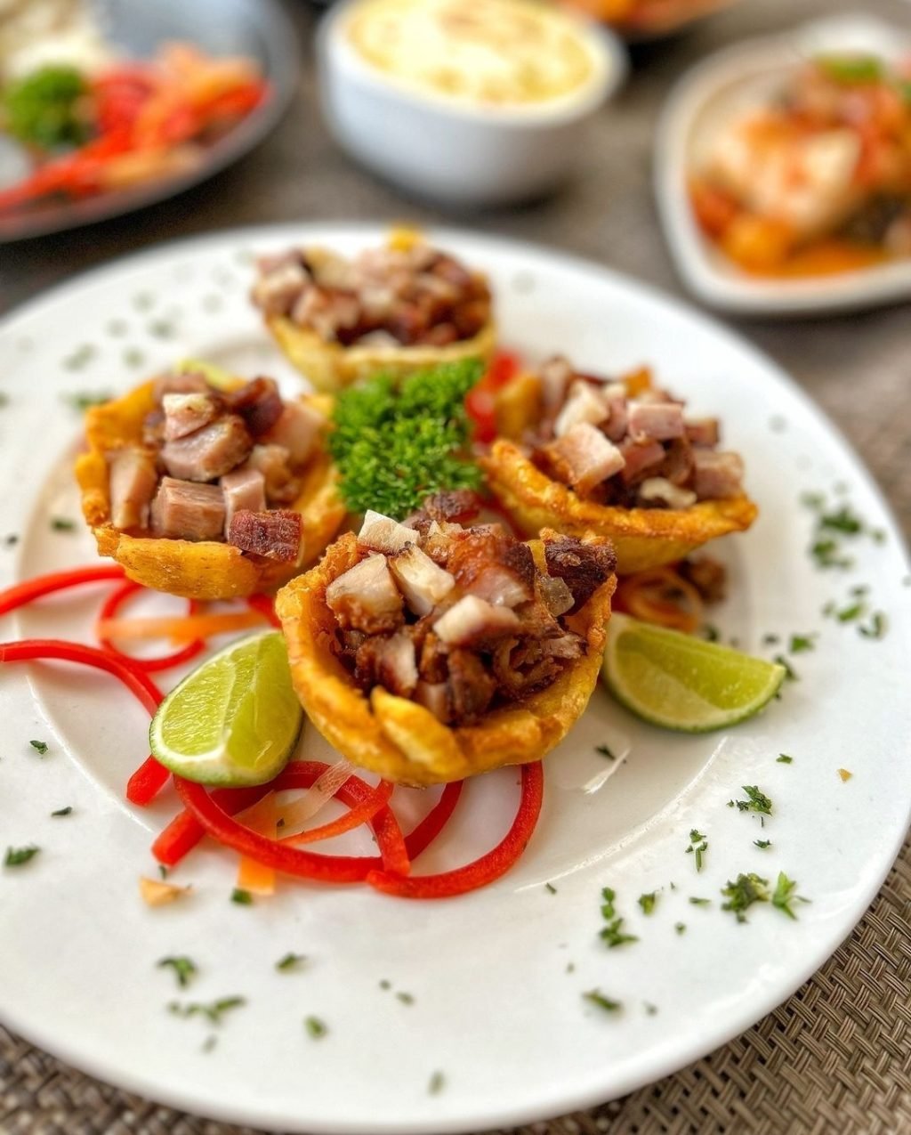 Dominicana   Internacional   Carnes Avenida Abraham Lincoln, Santo Domingo, República Dominicana 809-472-4316 809-549-3020 Lincoln Road HORARIOS Lunes a Domingo 11:00 a.m. – 12:00 a.m. Deliciosas ofertas en tu bandeja de entrada: