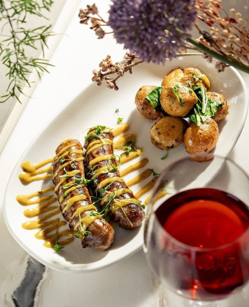 Calle Paseo de los Locutores, Santo Domingo, República Dominicana 809-369-9792 Restaurante de la familia Laurel Food & Wine Deliciosas ofertas en tu bandeja de entrada: