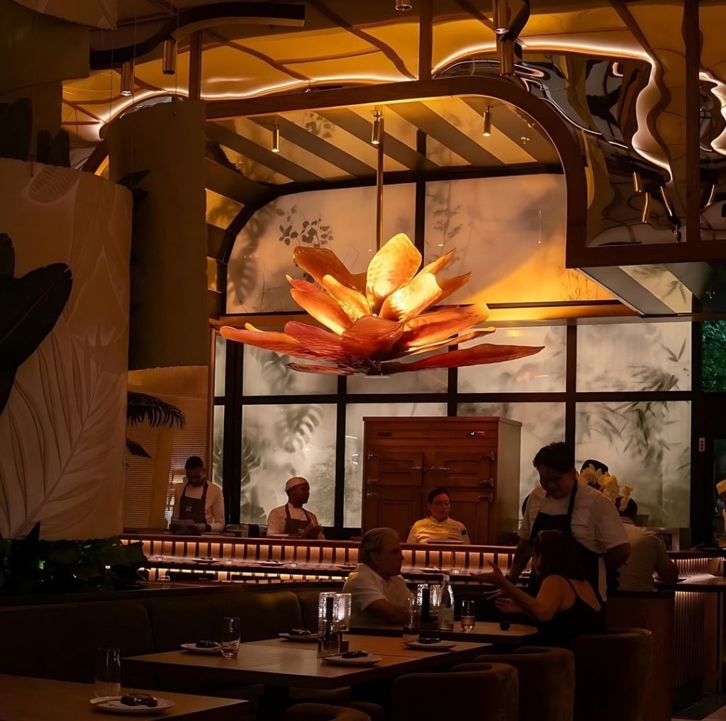 Japonesa Av. Abraham Lincoln, Santo Domingo, República Dominicana 809-373-1356 HORARIOS Lunes a Sábados 12:00 p.m. – 11:00 p.m. Domingo 12:00 p.m. – 6:00 p.m. Makoto Santo Domingo