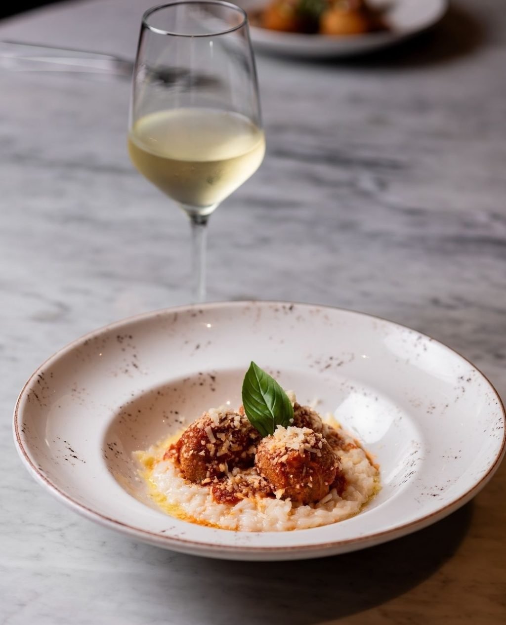 Taberna de Pepe Internacional Calle Mauricio Alvarez, Santiago de los Caballeros, República Dominicana 809-226-5099 latabernadepepe@outlook.com HORARIOS Domingos a Miércoles 12:00 p.m. – 12:00 a.m. Jueves a Sábados 12:00 p.m. –  1:00 a.m. Deliciosas ofertas en tu bandeja de entrada: