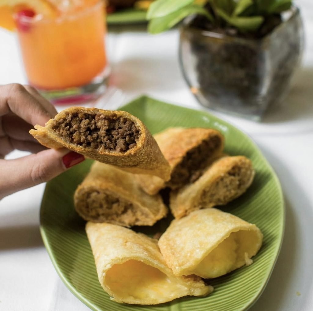 Comida Criolla   Dominicana Calle Rafael Augusto Sánchez, Ensanche Naco, Santo Domingo, República Dominicana 809-692-0670 Mesón de Bari Naco HORARIOS Lunes a Domingos 12:00 p.m. – 11:00 p.m.Deliciosas ofertas en tu bandeja de entrada: