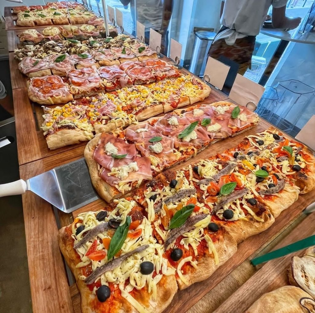 Curcio Pizza al Taglio Restaurant Pizzas Calle Isabel La Católica, Zona Colonial, Santo Domingo, República Dominicana Deliciosas ofertas en tu bandeja de entrada