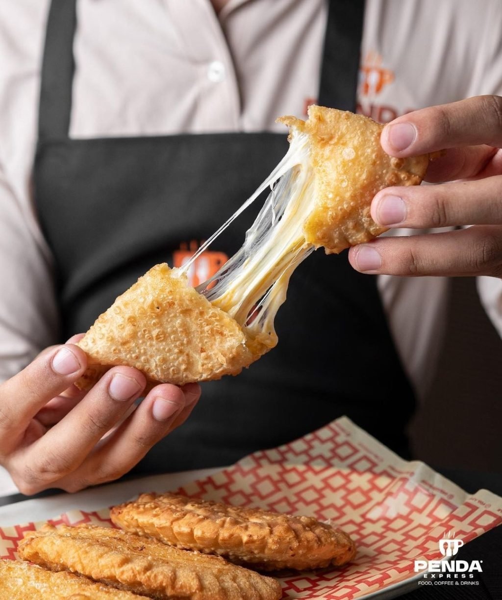 Penda Express Paradores La Vega, República Dominicana 809-277-1480 HORARIOS Domingo a Jueves 7:00 a.m. – 10:00 p.m. Viernes y Sábados 7:00 a.m. – 11:00 p.m. Facilidades Desayuno, Tarjeta de Crédito, Menú de niños, Parqueos, Área exterior, Take Out, Tarjeta de Débito