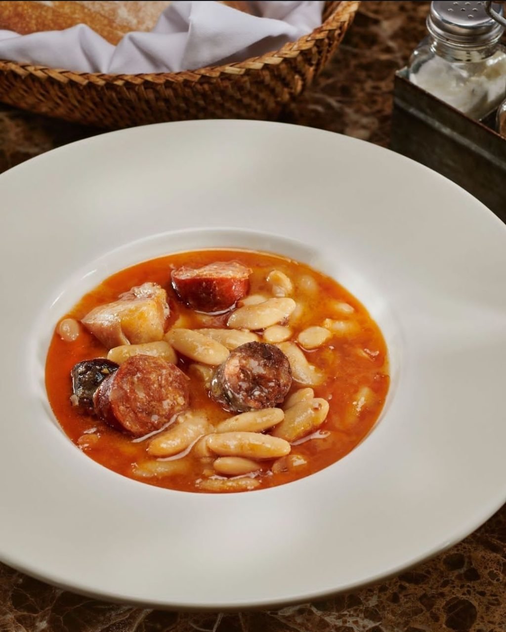 Gijón Restaurante - Sidrería Española   Mariscos   Sea Food Calle Pablo Casals, Santo Domingo, República Dominicana 809-770-9777 HORARIOS   Lunes a Domingos 12:00 p.m. – 11:00 p.m.  Reservas por WhatsApp Deliciosas ofertas en tu bandeja de entrada: